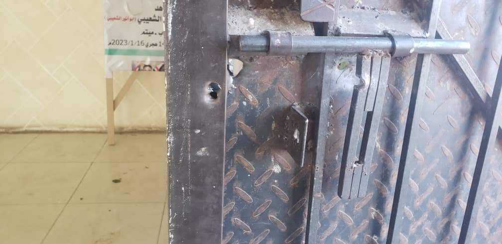 مسلحون حوثيون يستولون على منزل شيخ قبلي في إب بعد اقتحامه وطرد اسرته بالقوة