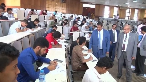 حكومة معين تعلن بدء إرسال مستحقات الطلاب اليمنيين المبتعثين للدراسة في الخارج