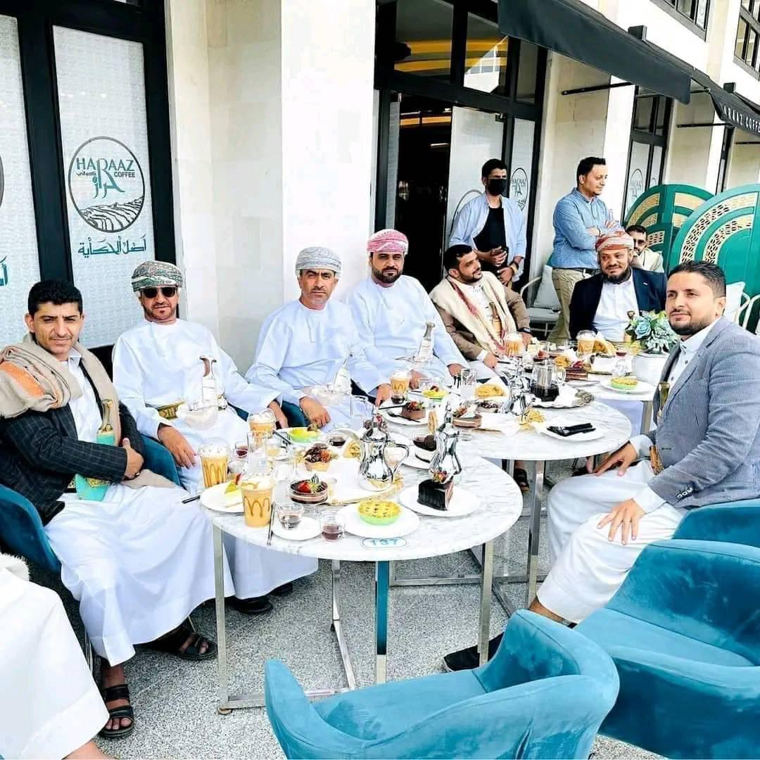 جماعة الحوثي تكشف عن آخر مستجدات المفاوضات حول مرتبات الموظفين.. تفاصيل