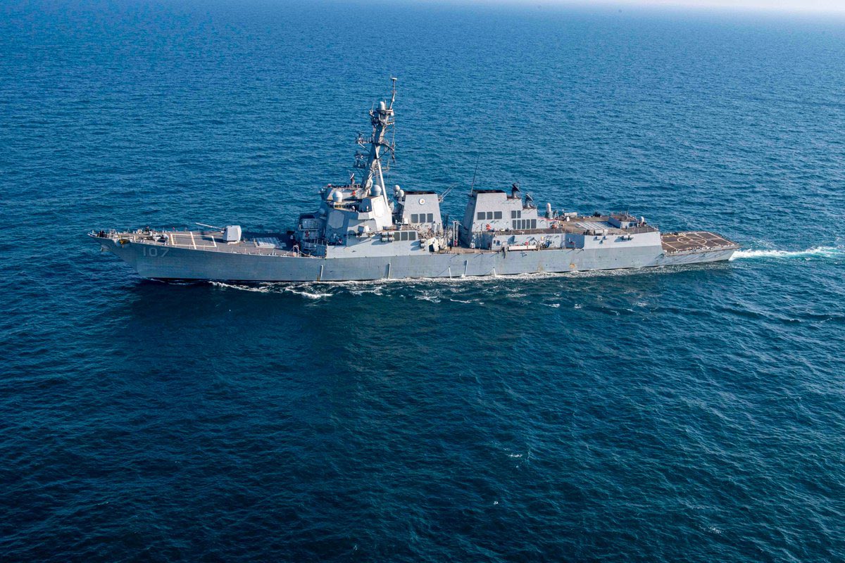البحرية الأمريكية تقول إن 1500 سفينة عبرت البحر الأحمر بأمان
