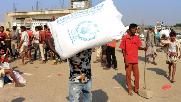برنامج الغذاء العالمي يوقف مساعداته الغذائية في مناطق الحوثيين