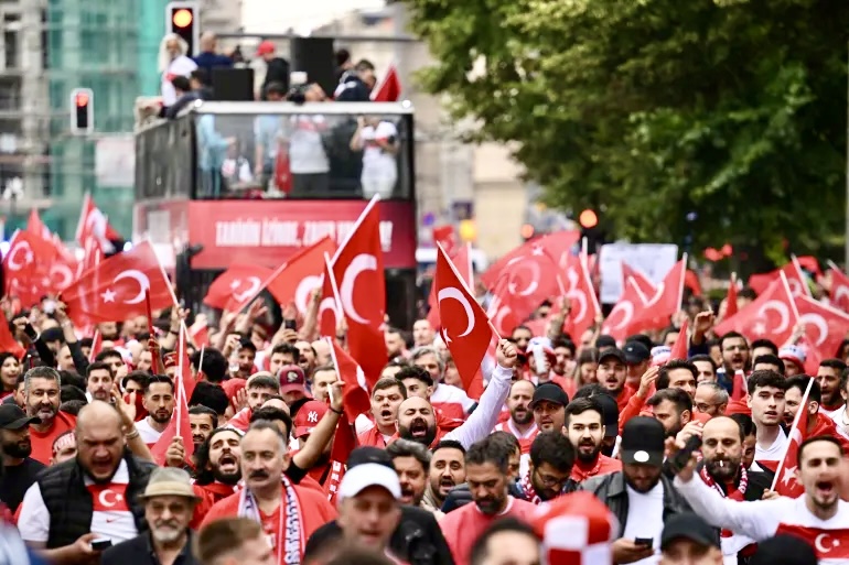 تركيا تخوض ربع نهائي يورو 2024 "على أرضها"بدعم أتراك برلين وحضور الرئيس أردوغان…