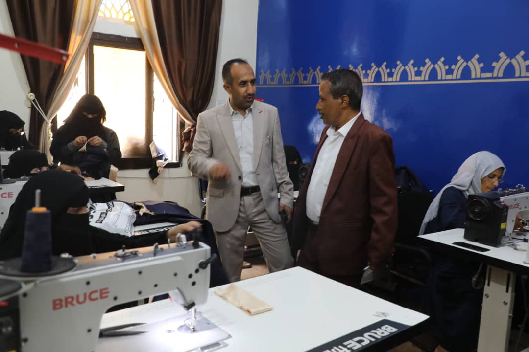 مجلس الأعلى للمقاومة الشعبية في تعز يزور معهد إحتراف الخاص بأسر الشهداء والجرحى المعاقين والأسرى 
