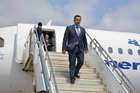 رئيس الوزراء يعود الى عدن بعد رحلة شملت القاهرة ولندن وقع خلالها شراكات استثمارية وتجارية خاصة 
