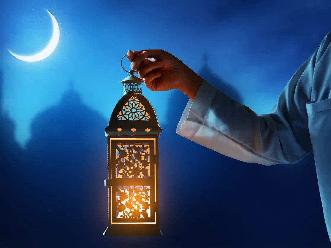صنعاء وعدن تعلنان غدا الاثنين أول أيام شهر رمضان المبارك