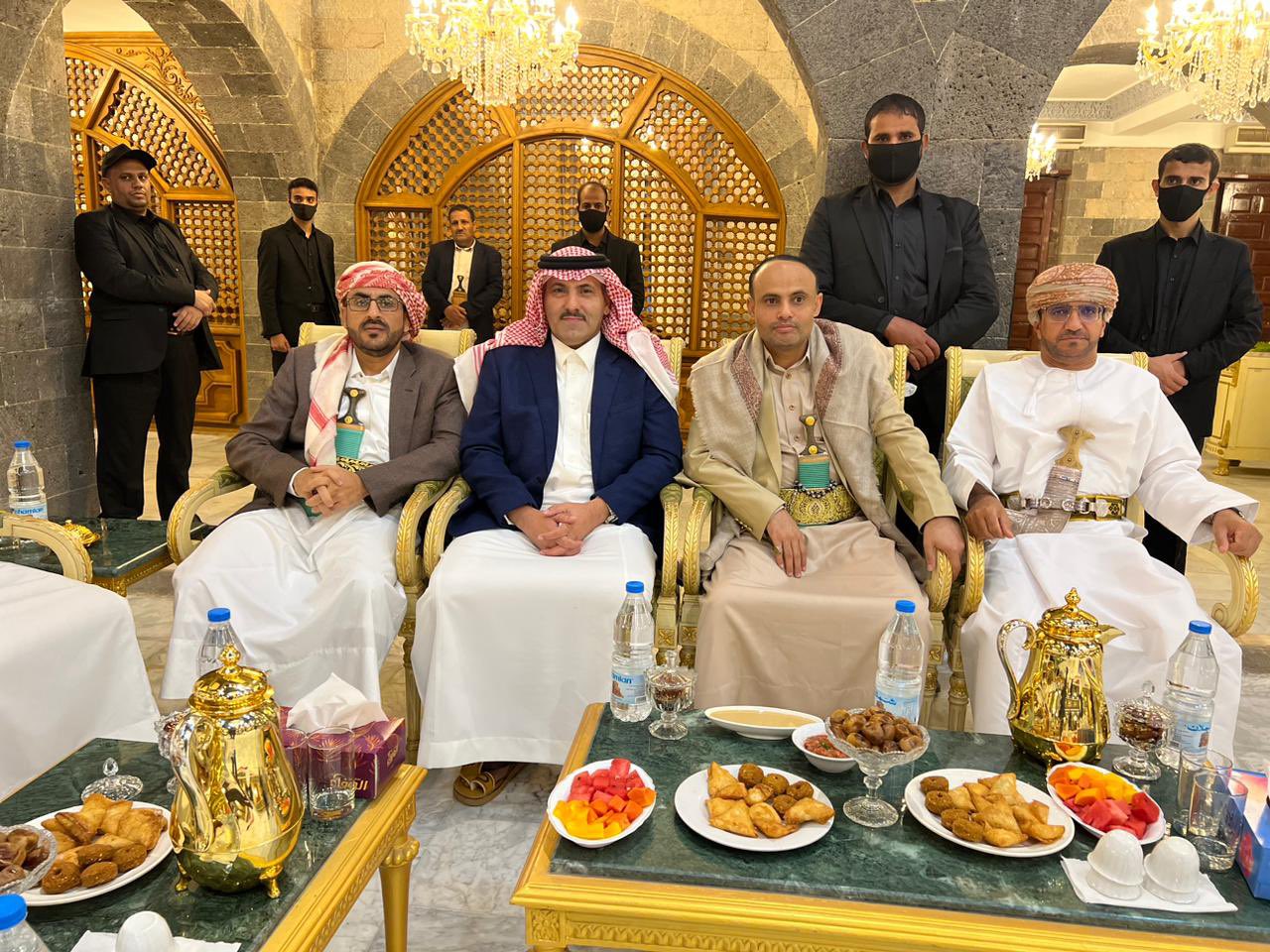 آل جابر: زيارة صنعاء تأتي لتثبيت الهدنة والدفع بالمكونات السياسية نحو السلام في اليمن