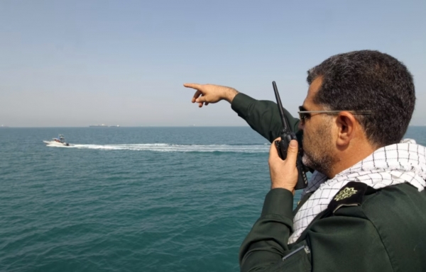 إيران تسحب سفينتها الاستخبارية بشكل مفاجئ من البحر الأحمر.. تفاصيل