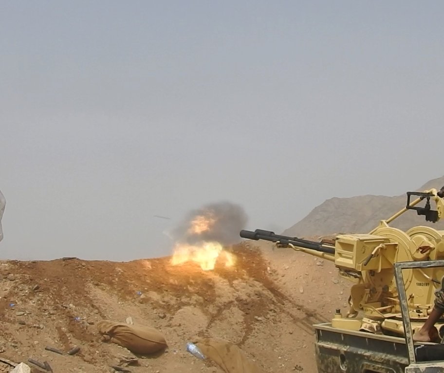 قصف مدفعي متبادل بين قوات الجيش والحوثيين في جبهات مأرب