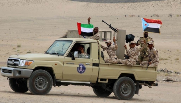 شبوة.. مليشيا الانتقالي تداهم منازل مواطنين في رضوم وتروع النساء والأطفال