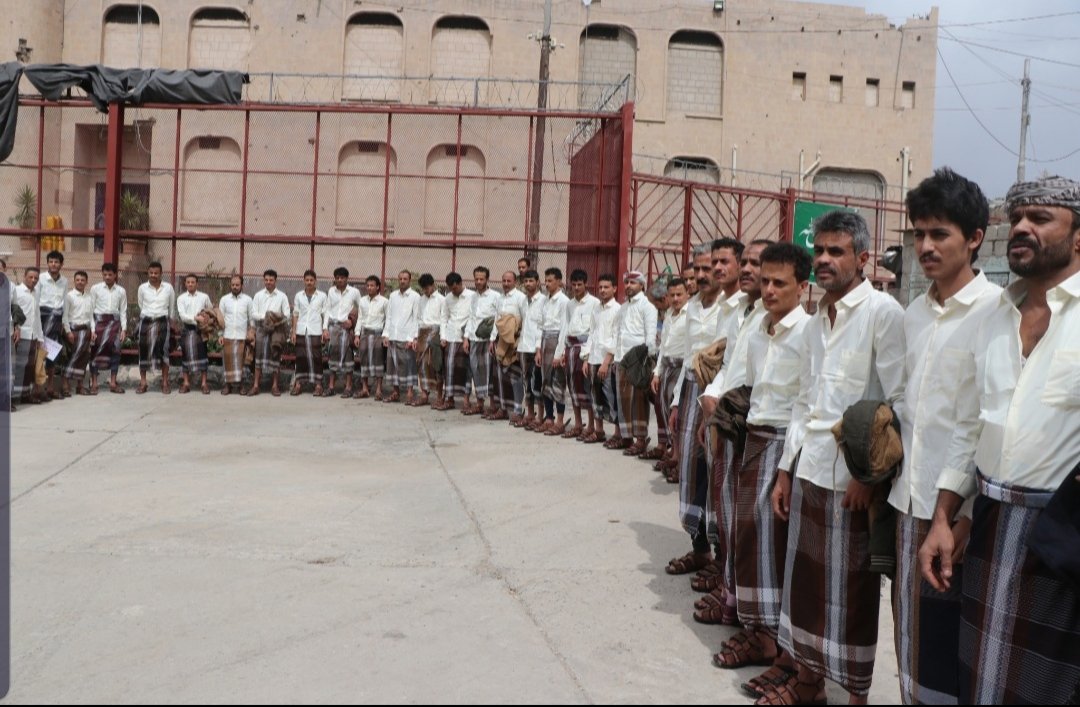 الحوثيون يعلنون الإفراج عن 48 معتقلا.. تفاصيل