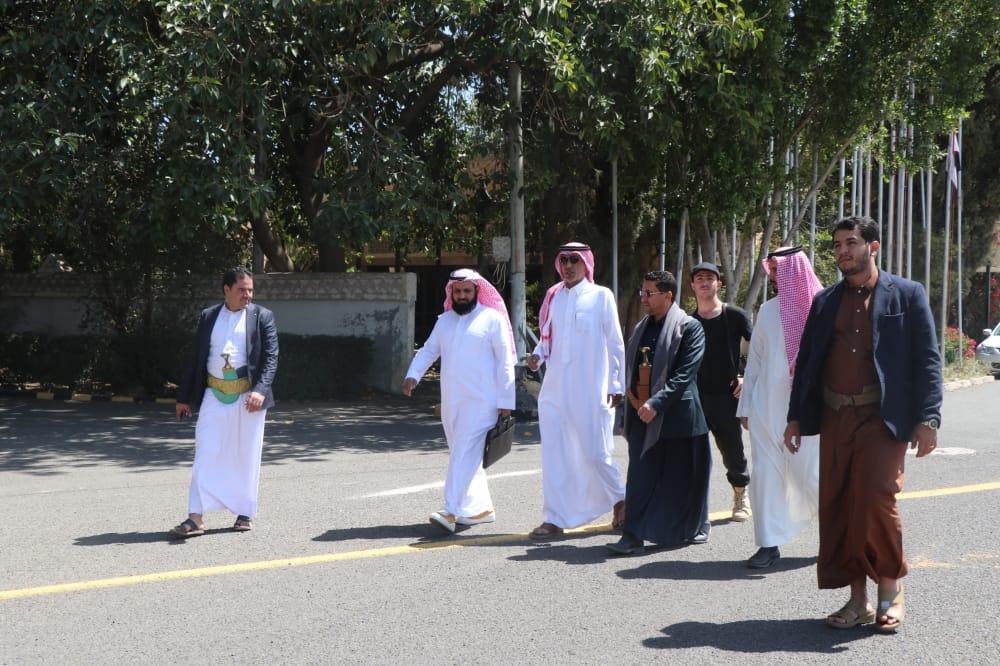 قناة: عودة للوفدين السعودي والعماني إلى العاصمة صنعاء في هذا الموعد