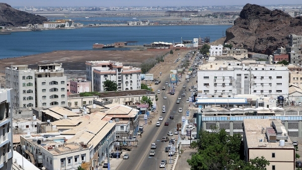 إيقاف خطيب جمعة في عدن بسبب حماس.. تفاصيل
