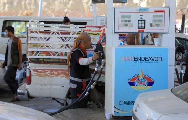 جماعة الحوثيين تدشن اليوم جرعة جديدة في أسعار المشتقات النفطية.. السعر الجديد