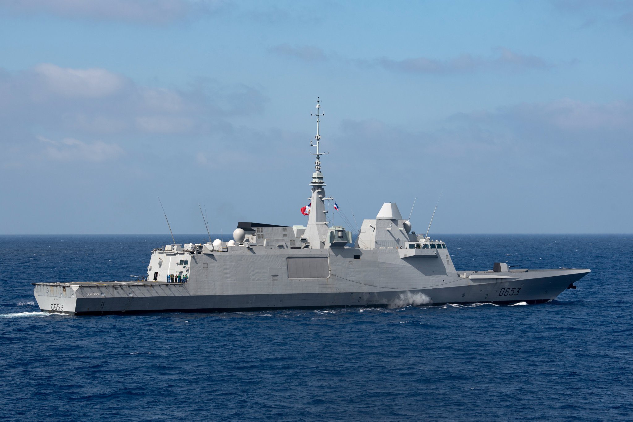قناة: استراليا تدرس طلبا أمريكيا لنشر سفينة حربية لتأمين الملاحة بالبحر الأحمر