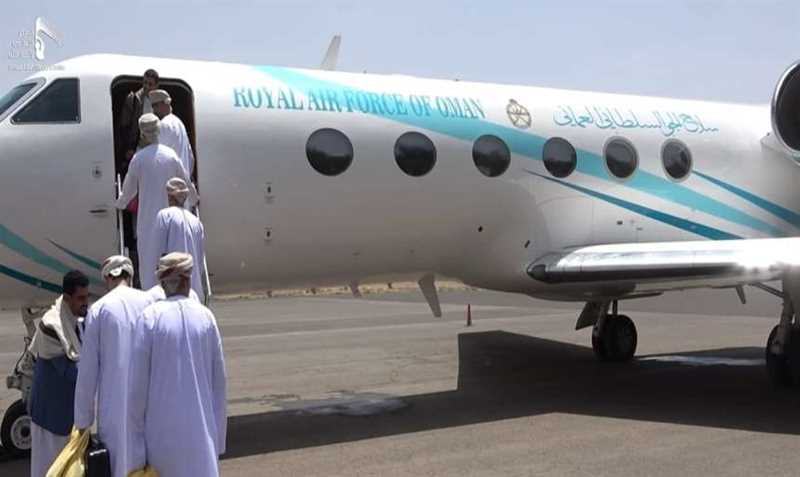 صحيفة خليجية تزف بشرى سارة حول مرتبات الموظفين في اليمن.. هذا ما سيحدث خلال الأيام القادمة
