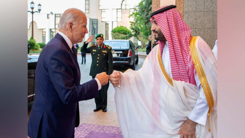 بلومبيرغ: الانقسامات السعودية الإماراتية تعيق جهود أمريكا لمواجهة الحوثي
