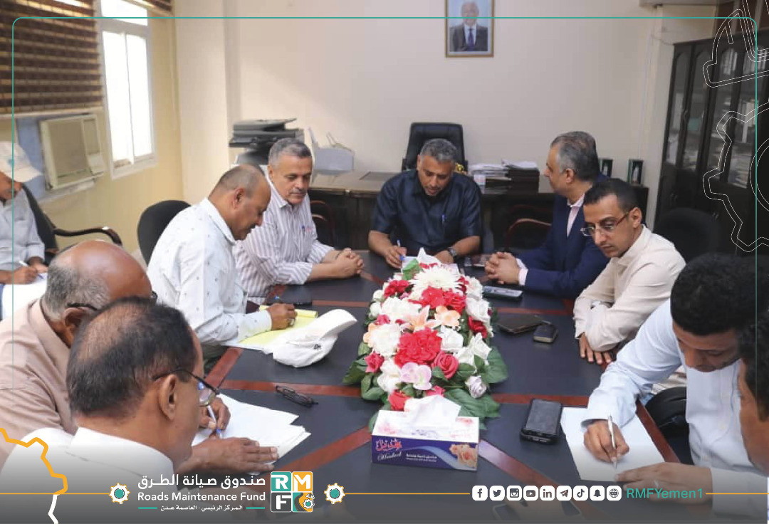 برئاسة نائب المحافظ .. لقاء يناقش المشاريع التنموية في صيانة الطرق بالعاصمة عدن  