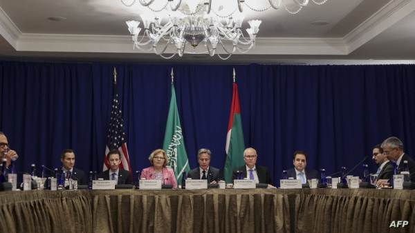 اجتماع أمريكي سعودي إماراتي في نيويورك لبحث تحقيق السلام باليمن