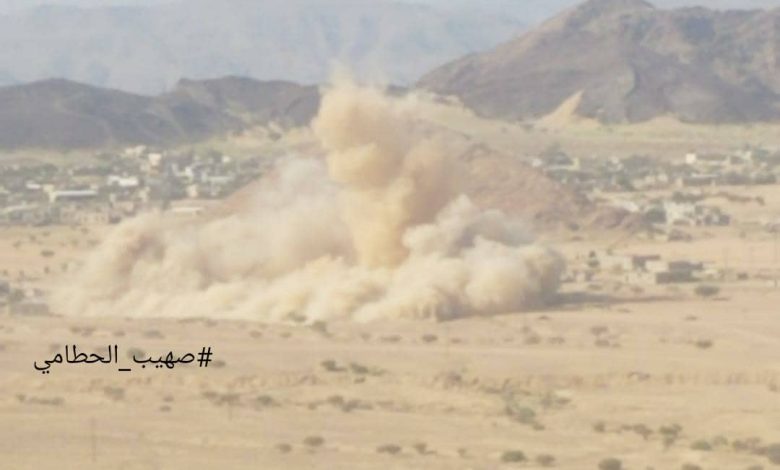 الحوثيون يفجرون منازل ثلاثة مواطنين في صرواح غربي مأرب