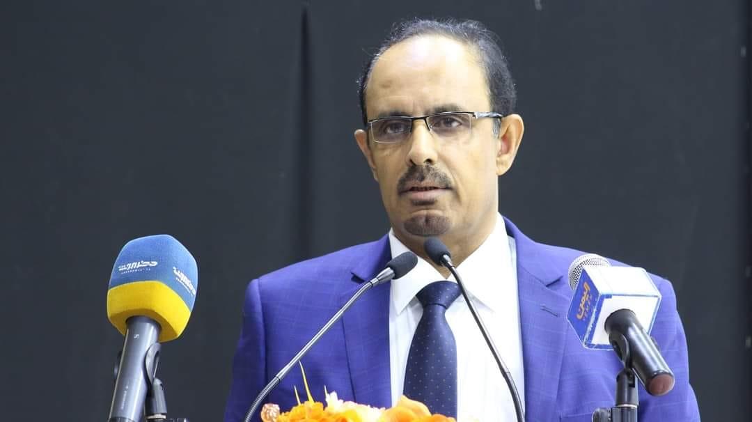 شاهد: محافظ حضرموت المدعوم من الإمارات يطالب بطرد المنطقة الأولى من الوادي (فيديو)