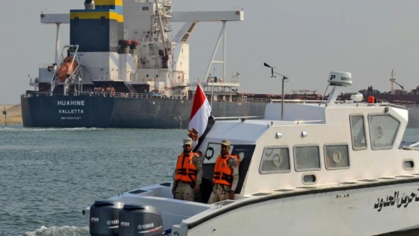 أزمة البحر الأحمر.. أرقام رسمية تظهر حجم التراجع بحركة السفن في قناة السويس