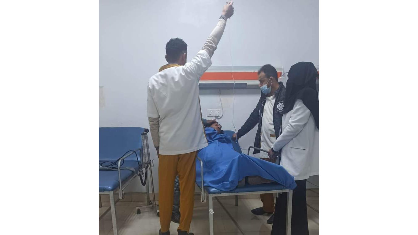 مصادر طبية: وفاة وإصابة عشرة شباب نتيجة تعاطيهم مادة "الايثانول" كمادة "مخدرة" شرق مدينة إب