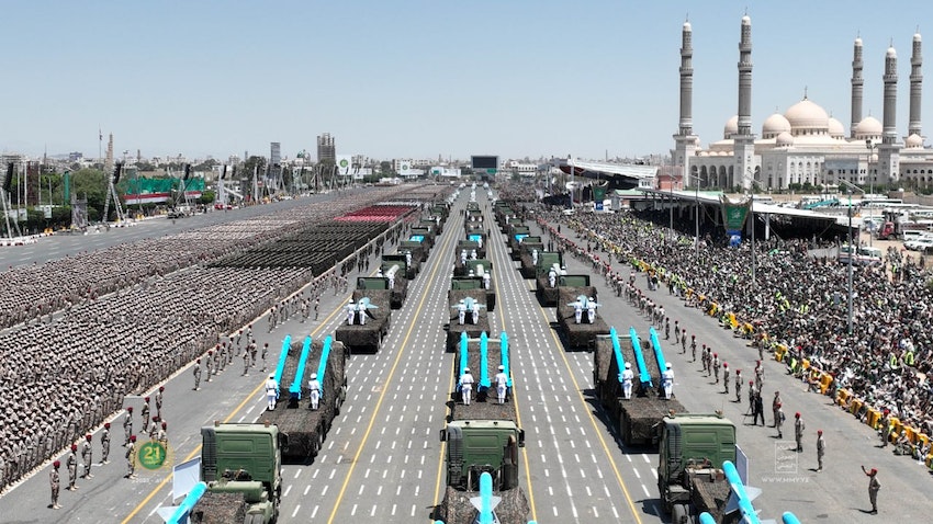 قائد الأسطول الأمريكي الخامس: صواريخ قوات صنعاء قادرة على استهدافنا خلال 75 ثانية