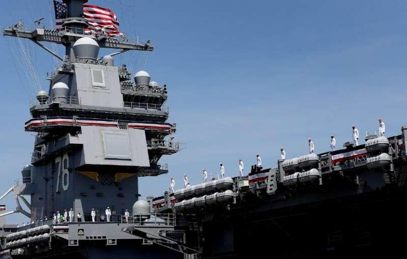 البحرية الأمريكية: حاملة طائرات "ايزنهاور" تواصل عملياتها في البحر الأحمر