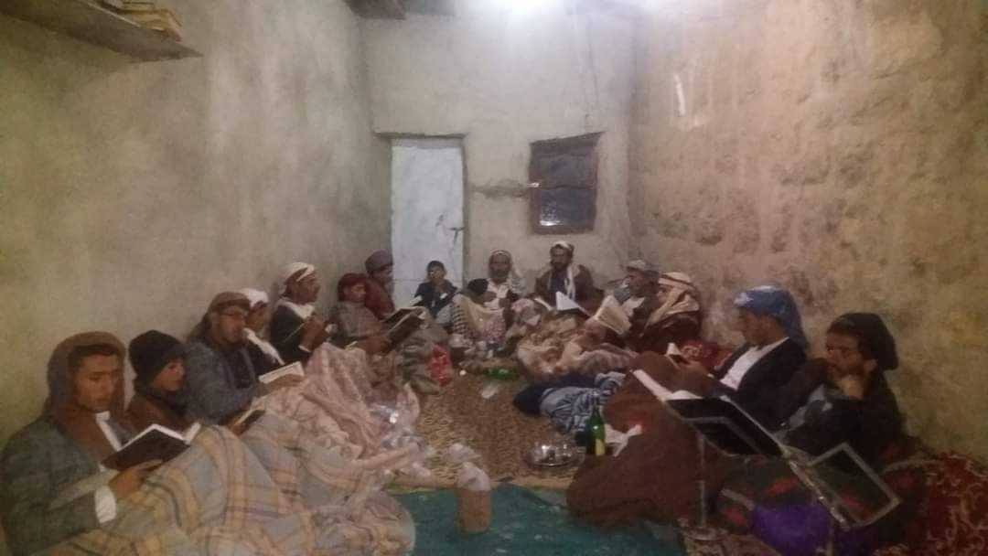 الحوثيون يختطفون ٣٠ عنصراً من أتباع المرجع الزيدي "المؤيدي" في "شهارة"