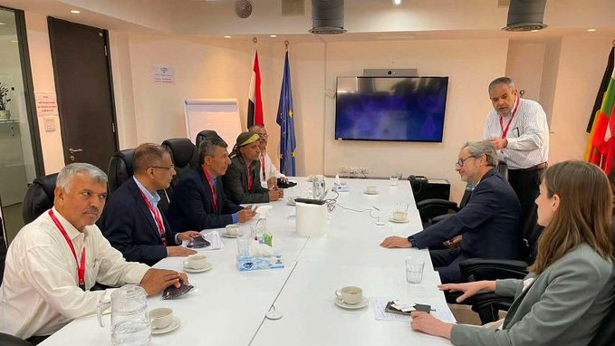 وفد الحكومة يعلق على تصريحات جماعة الحوثي حول جولة مفاوضات جديدة في الأردن