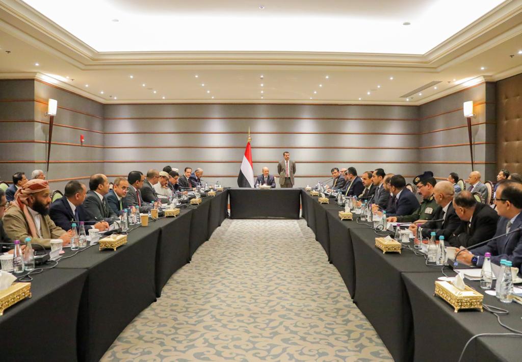 هام.. العليمي يصارح مجلس الرئاسة بالانفصال استجابة للأمر الواقع في الشمال والجنوب (تفاصيل)