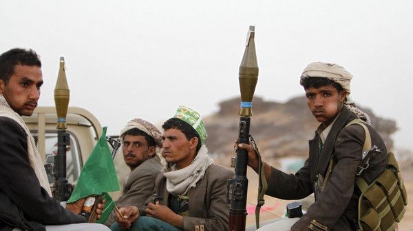 الحوثيون يسرقون محتوى أول خط استراتيجي لضخ النفط الخام