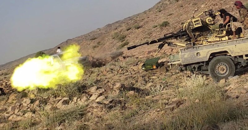 الجيش يؤكد إصابة أربعة جنود بنيران الحوثين.. ومعارك غربي مأرب وحجة