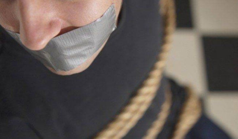 حادثة غريبة.. عراقية تختف مواطنا يمنيا لإرغامه على الزواج بها والشرطة تحرره