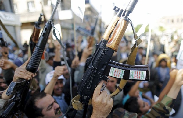 الحكومة اليمنية تتهم جماعة الحوثي بالتخادم مع التنظيمات الإرهابية