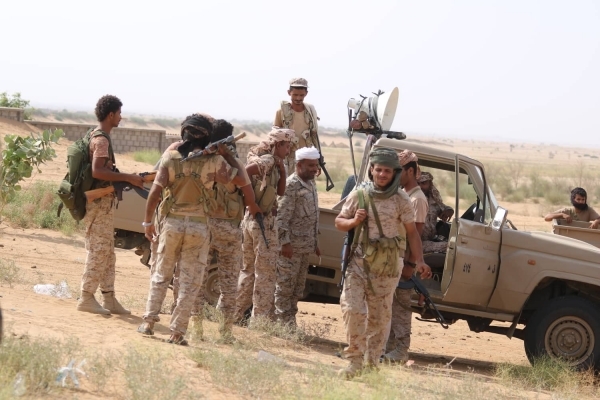 قوات الجيش تعلن مقتل وإصابة 12 جنديا بنيران جماعة الحوثي بعدة جبهات