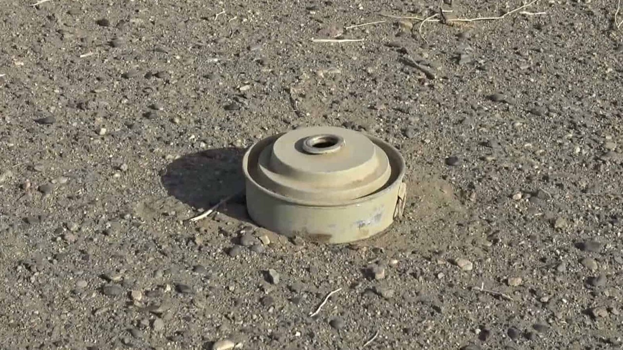 مقتل شخص وإصابة آخر بانفجار لغم أرضي في محافظة حجة