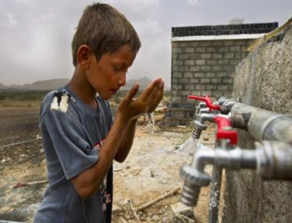 تمويل قطري لتنفيذ مشروع مياه للنازحين في محافظة حجة اليمنية