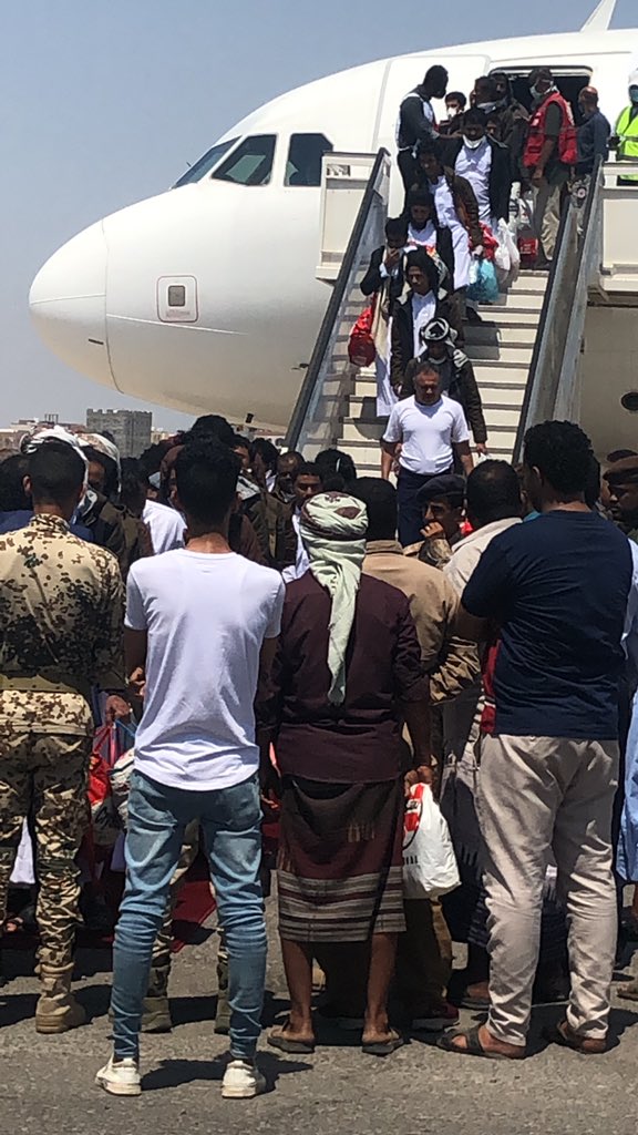 التحالف السعودي: ثلاث مراحل لنقل الأسرى جواً إلى صنعاء وعدن ستكتمل اليوم