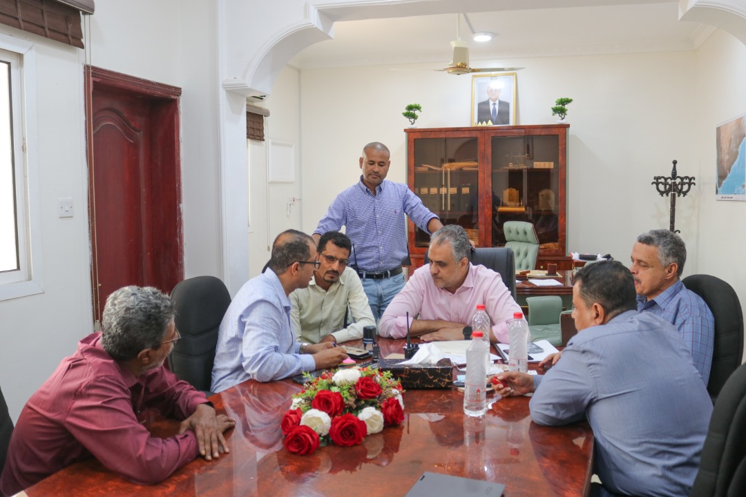 معين الماس يوقع عقد تنفيذ مشروع شارع محمد علي لقمان في عدن 