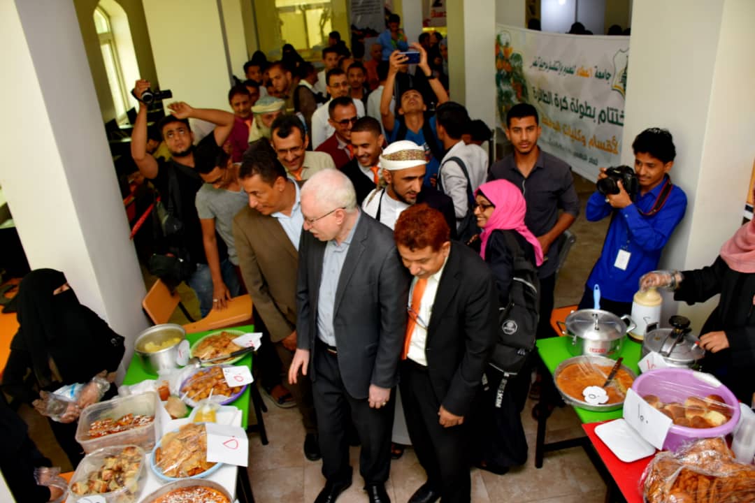 الوكيل الأكحلي يدشن معرض "2020 عام الهندسة" في جامعة العطاء للعلوم والتكنولوحيا