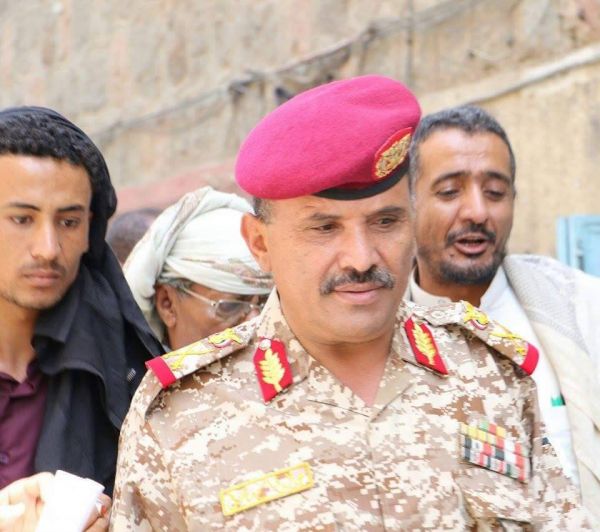 تعز.. إصابة قائد المحور وقائد اللواء الخامس حرس رئاسي بحادث مروري في طريق هيجة العبد