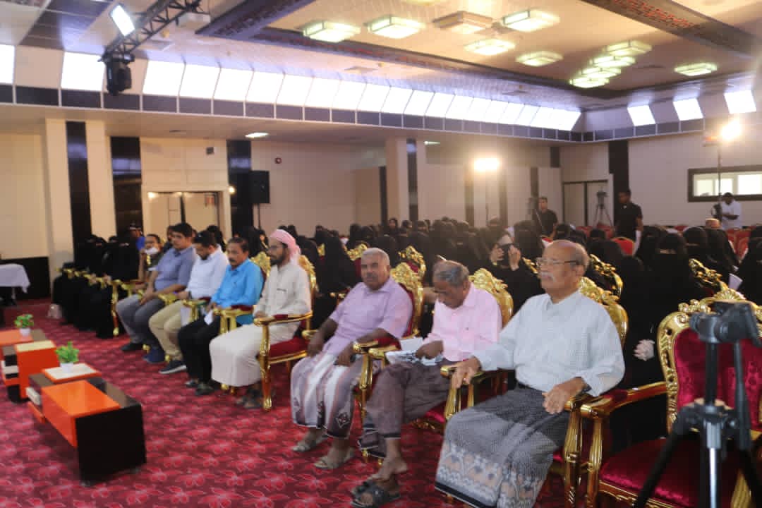 منصة استماع لمشروع الحماية لأسر السجناء وشهداء 24 إبريل بالمكلا : منصة استماع لمشروع الحماية لأسر السجناء وشهداء 24 إبريل بالمكلا