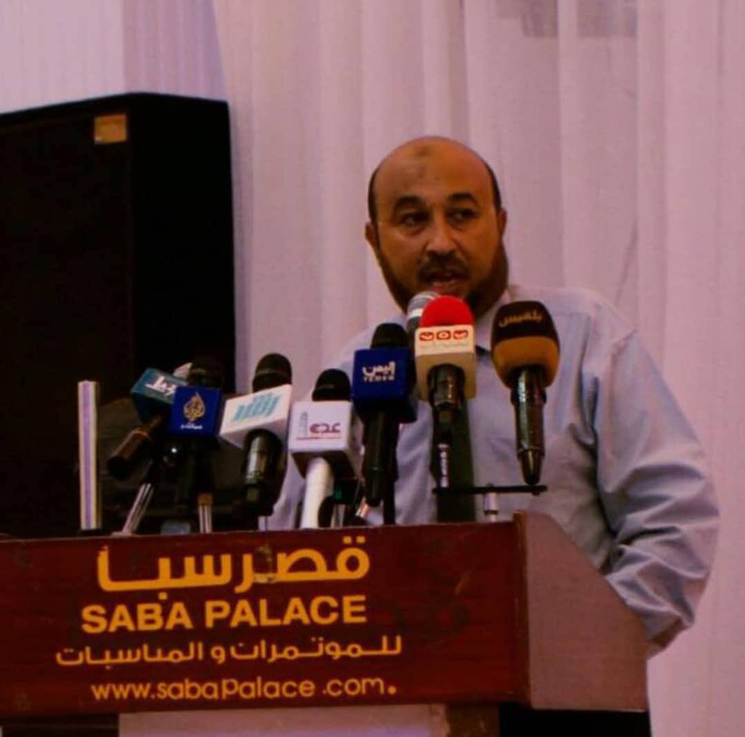 عدن.. مجهولون يغتالون مدير إدارة تحفيظ القرآن في مكتب التربية والتعليم