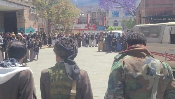وقفة احتجاجية في إب للمطالبة بالقبض على قتلة اثنين من المواطنين