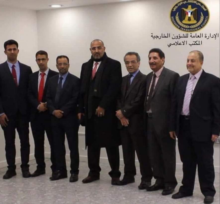 ناشط جنوبي : هذا ماحدث حين احتفل الانتقالي بالهزيمة