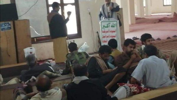 جماعة الحوثي تختطف مواطنين في "قفلة عذر" بعمران لرفضهم تحويل المساجد إلى مقايل لتناول القات
