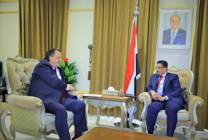 وزير الخارجية يؤكد على ضرورة الدعم الدولي والإقليمي لتحقيق التعافي الاقتصادي في اليمن