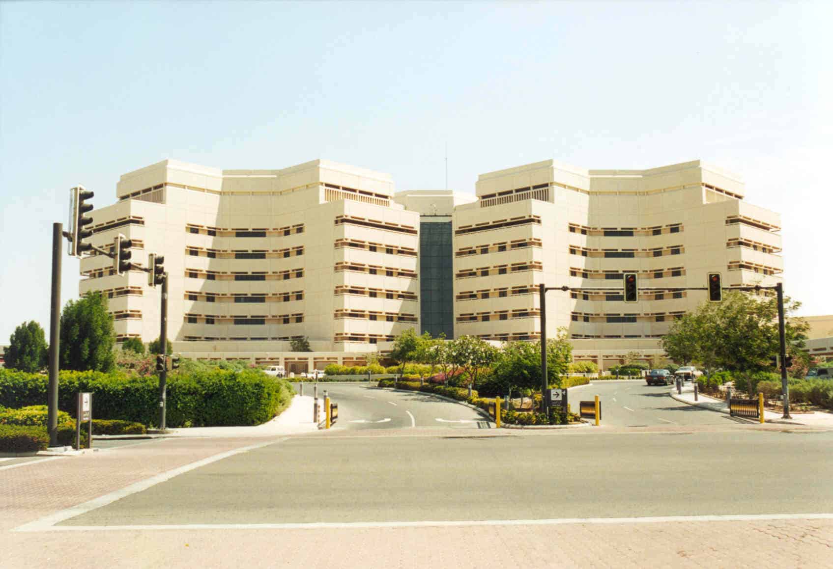 عاجل.. إنهاء عقود الأكاديميين اليمنيين في جامعة الملك عبدالعزيز بجدة