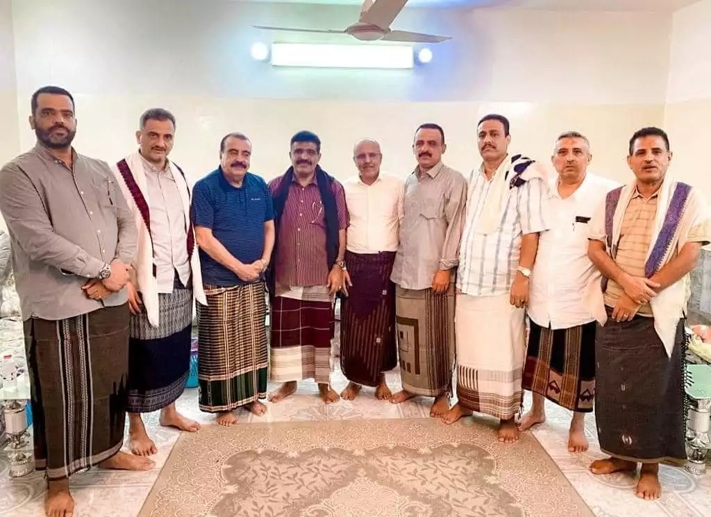 فجرت تصريحاته موجه غضب بين أوساط الجنوبيين .. : احمد عقيل باراس يصف لقاء ممثلي طارق بالمجلس بالممتاز